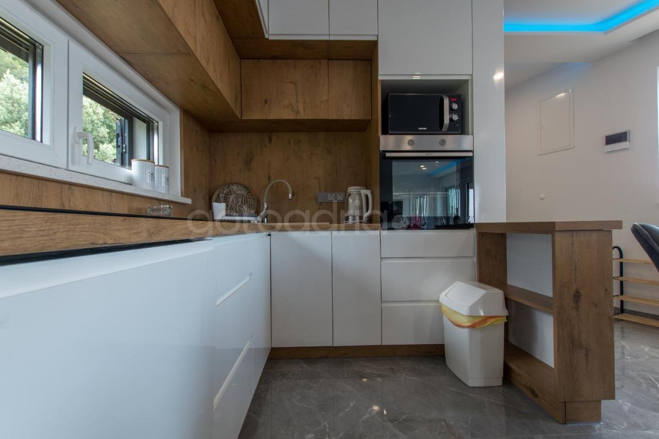 Seashell - Luxury Seaview Apartments Makarska Exterior photo